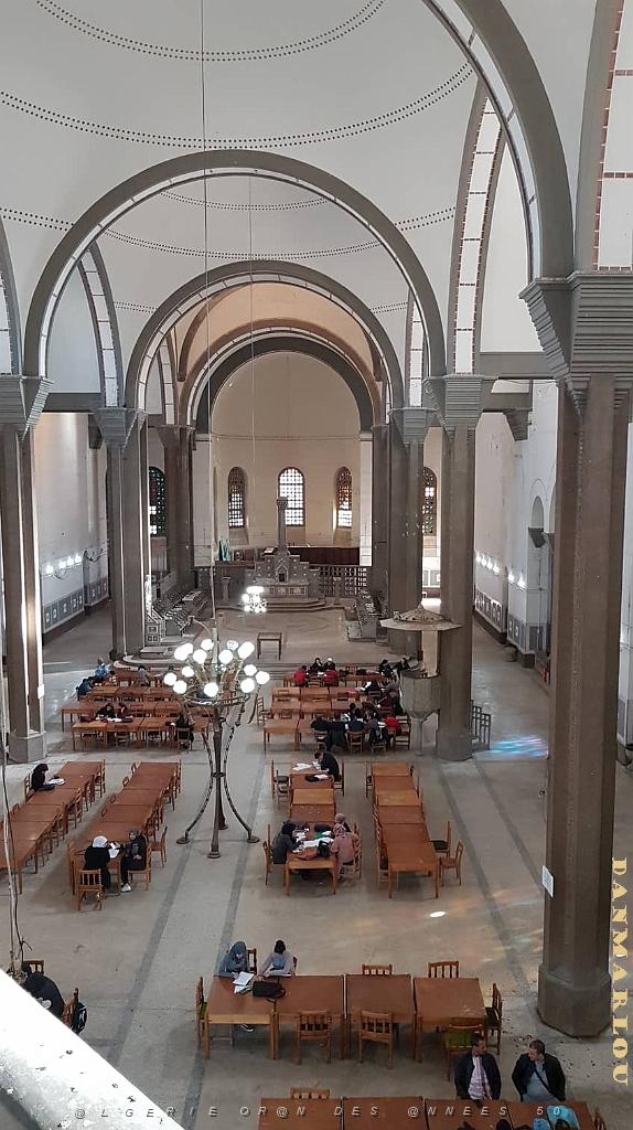 ORAN LA CATHEDRALE INTERIEUR 4 LA BIBLIOTHEQUE.jpg
